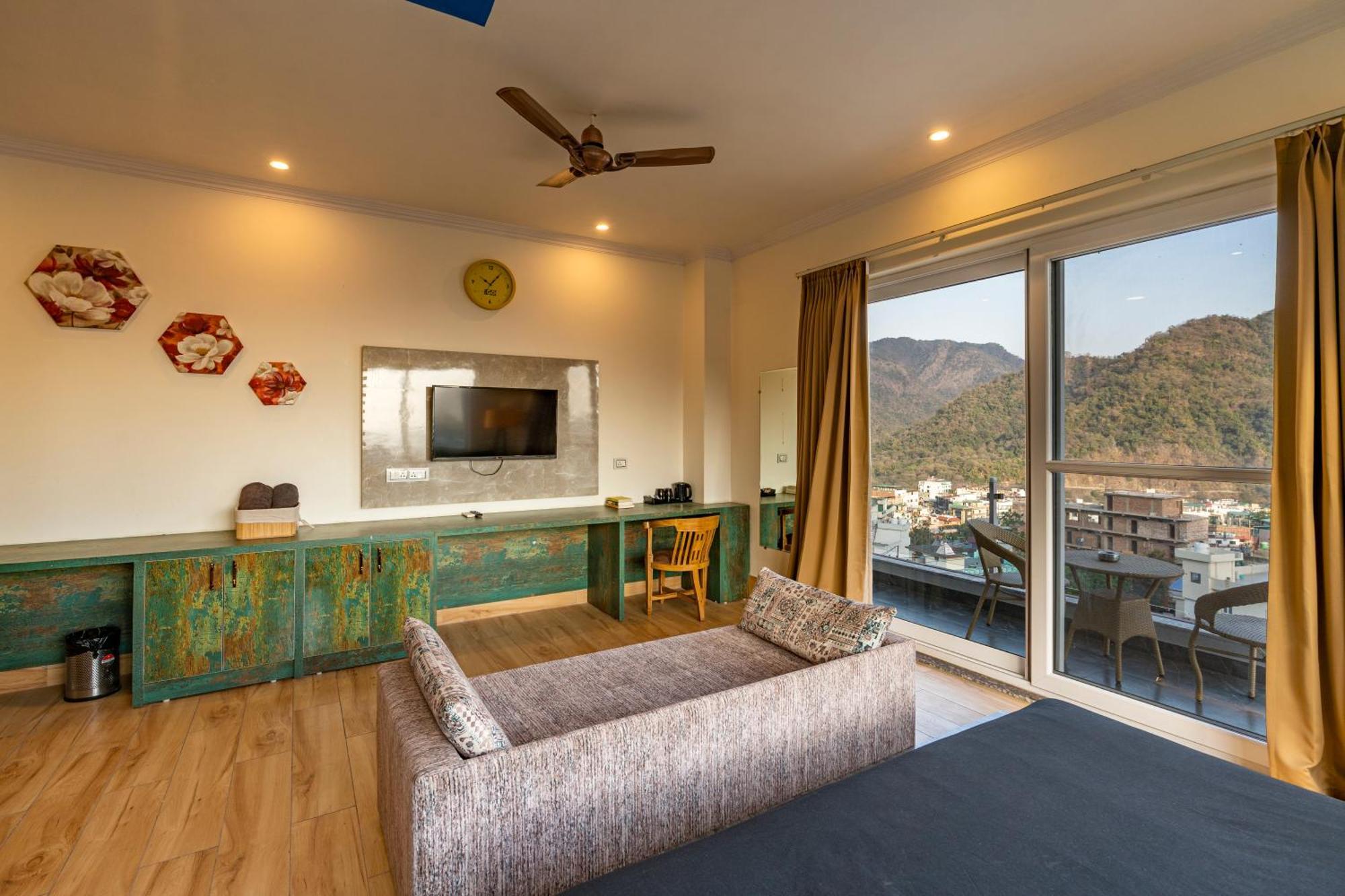 The Hosteller Rishikesh, Upper Tapovan Exterior photo